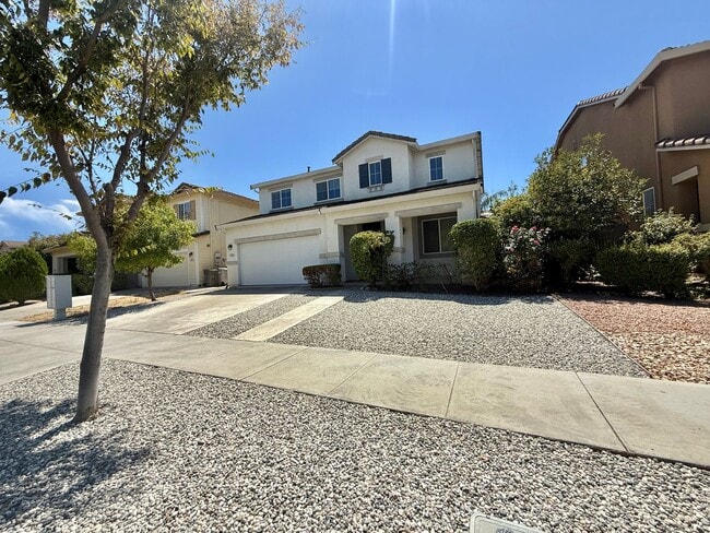 Building Photo - Lovely 2 Story Home In East Woodland In Great Location