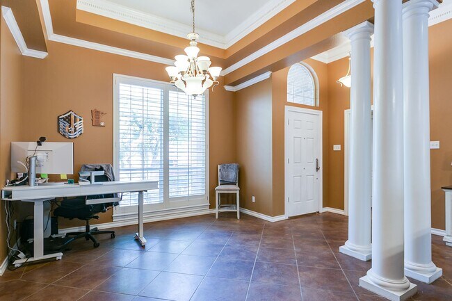 Building Photo - NOW AVAILABLE - Beautiful 3-Bedroom Home in the Southland Neighborhood!