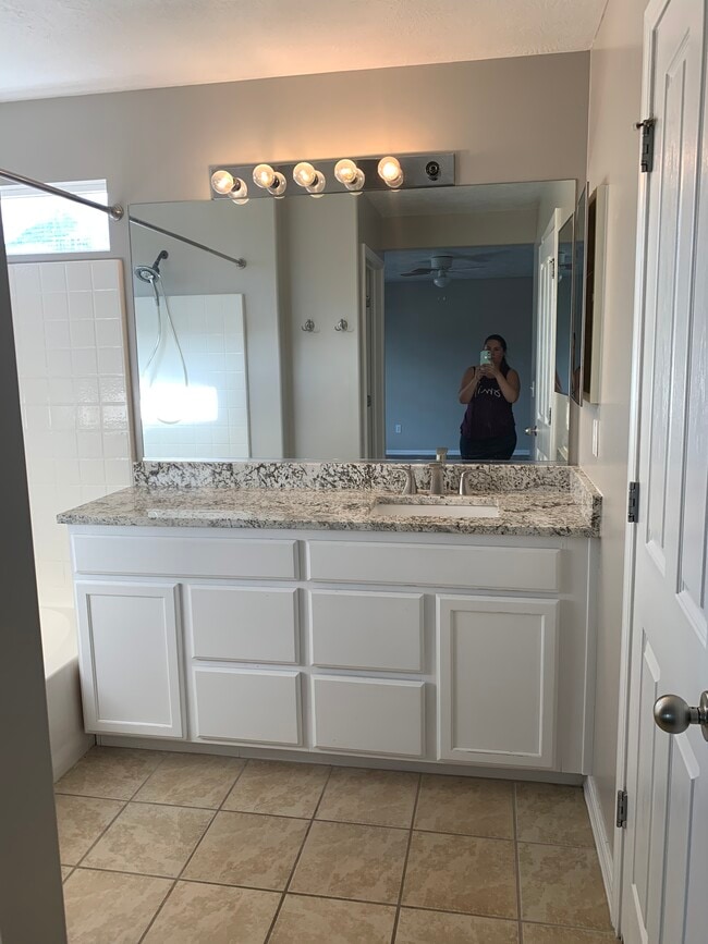 Building Photo - 5033 W Black Granite Way