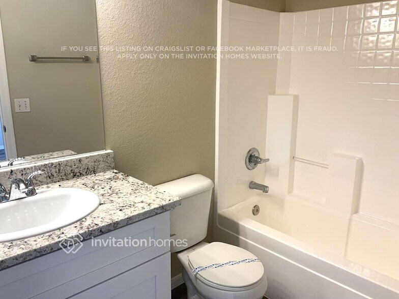 Building Photo - 9537 W Monte Vista Rd