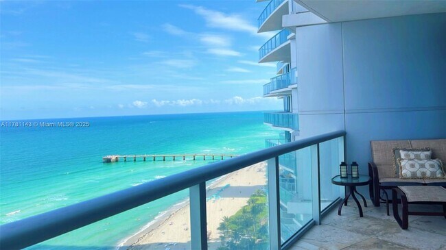 Building Photo - 17001 Collins Ave