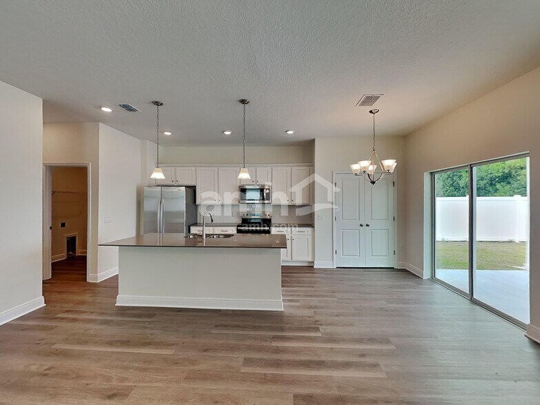 Building Photo - 1124 Heavenly Dr