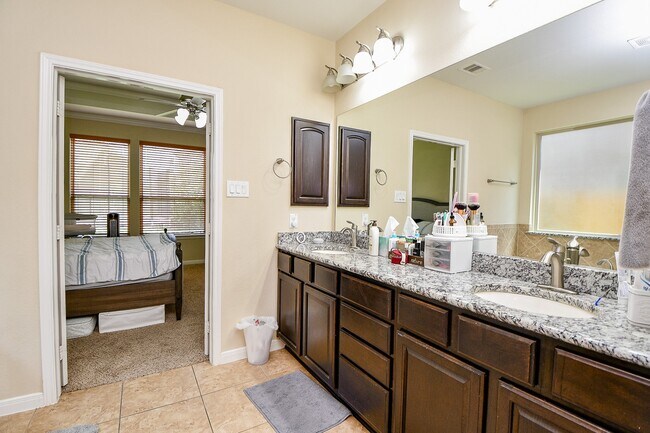 Building Photo - 4302 Trinity Creek Ct