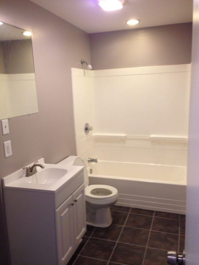 Building Photo - 3BR Pl