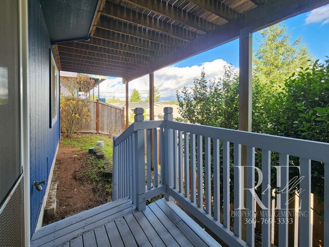 Building Photo - Rambler with 2-Car Garage, RV/Boat Parking...