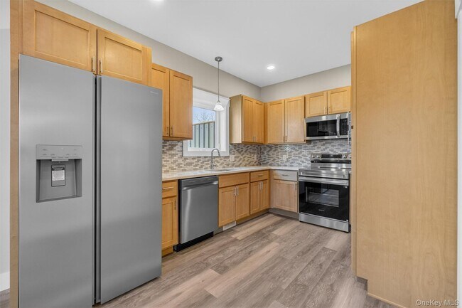 Building Photo - 104 North Rd