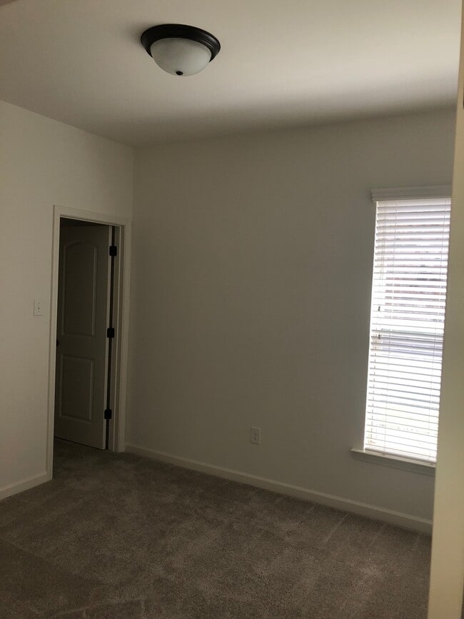 Building Photo - WATER FRONT PROPERTY! BEAUTIFUL 3BD/2BA HOME!