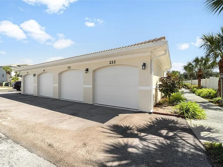 Building Photo - 200 Gardens Edge Dr