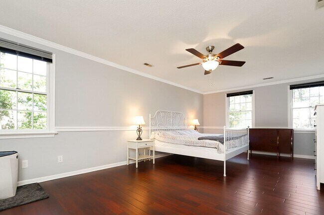 Building Photo - 103 Jonquil Ct