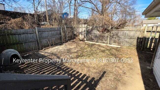 Building Photo - 1418 N 27th St