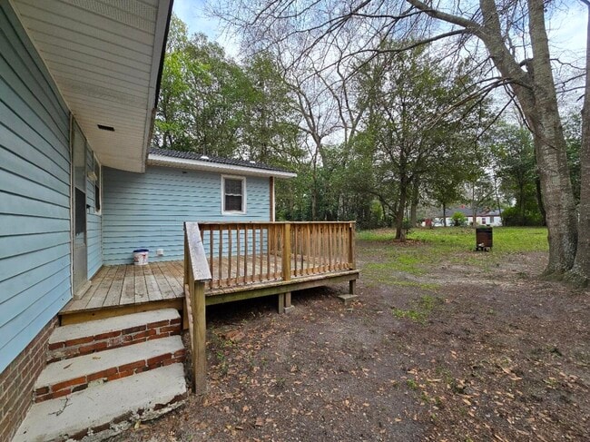 Building Photo - 776 Kenyon Ave