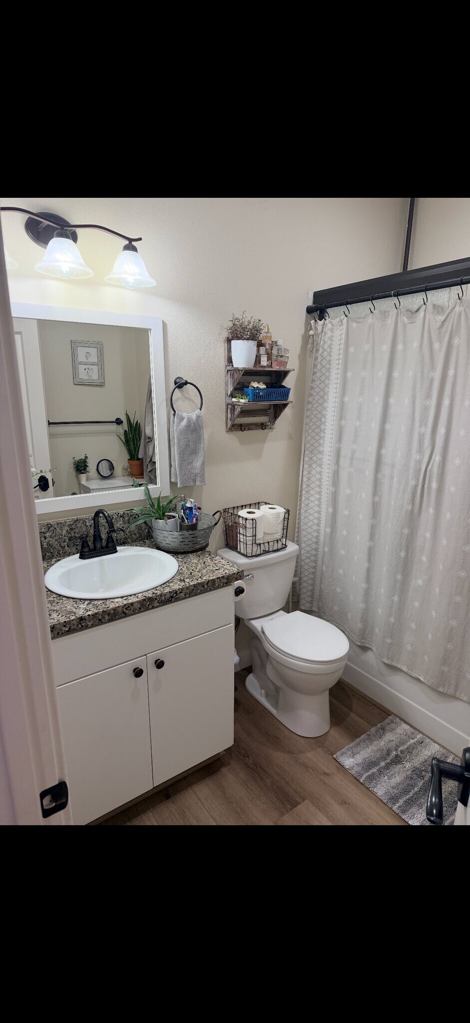 Building Photo - 21081 Barnes St