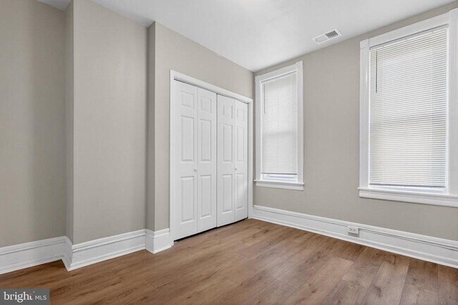 Building Photo - 5437 Webster St