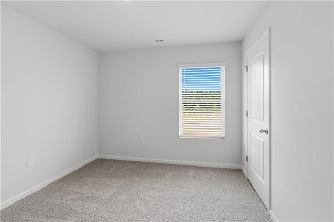 Building Photo - 21 Berryville Dr