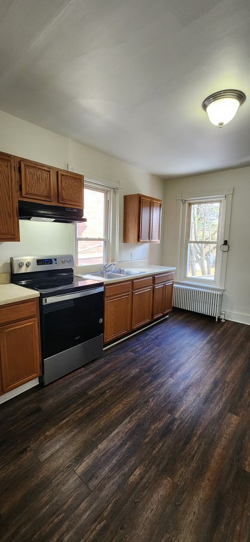 Building Photo - 135 Church Ave