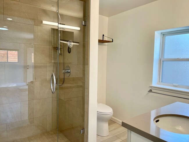 Building Photo - Efficient Studio In-Law unit located near downtown Forestville!