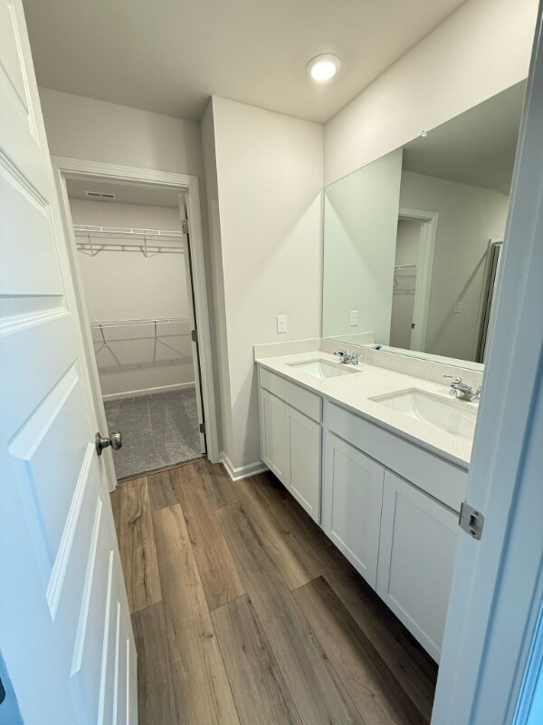 Building Photo - 600 Lyness Dr