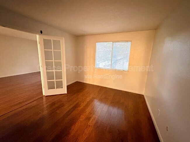 Building Photo - 8555 E Fairmount Dr