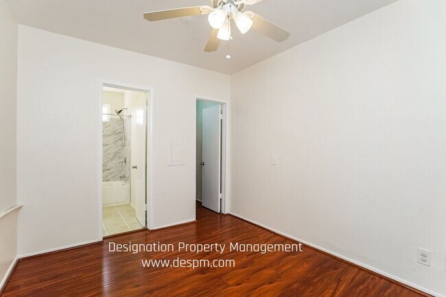 Building Photo - 3220 Casitas Ave