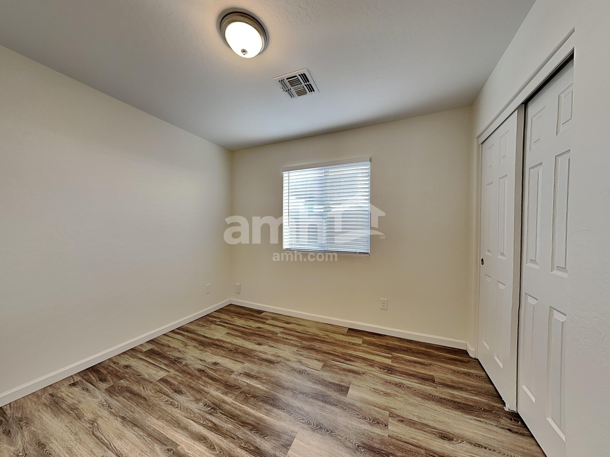 Building Photo - 22972 W Gardenia Dr