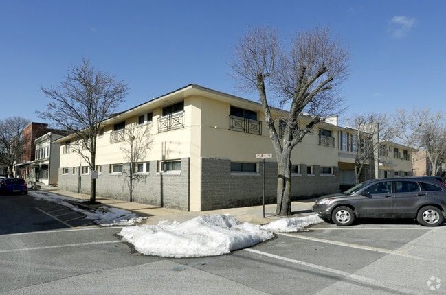 Primary Photo - Village Square