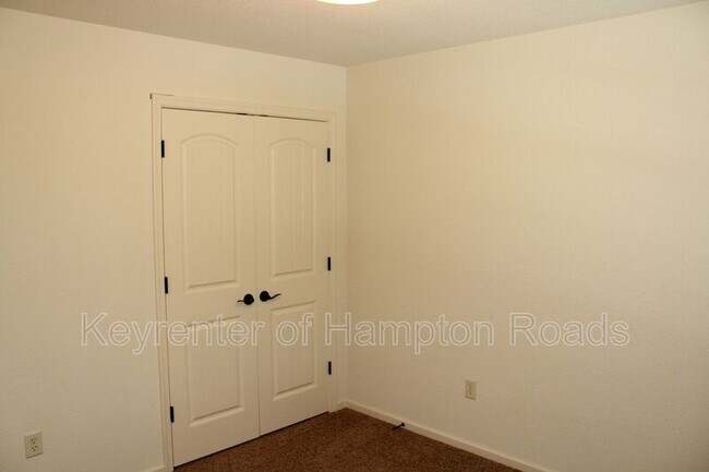 Building Photo - 3901 Grand Isle Dr