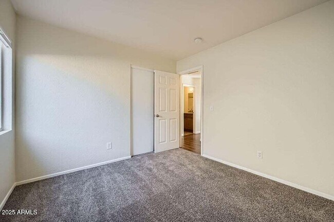 Building Photo - 15436 W Port Royale Ln