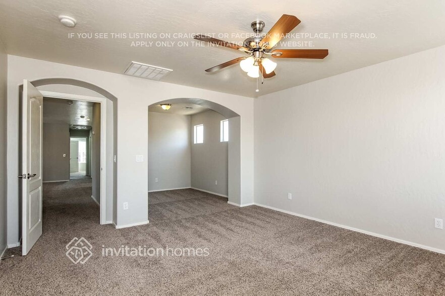 Building Photo - 14758 W Columbine Dr