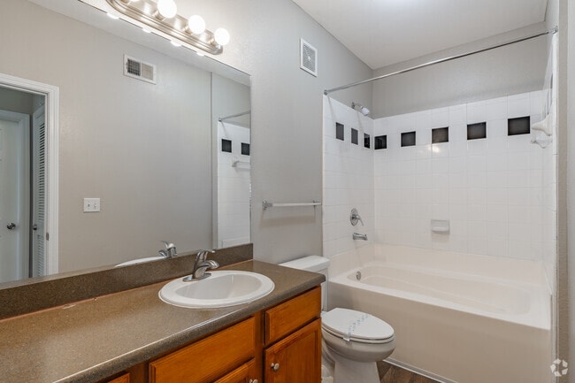 A2UG 1BR, 1BA - 1013SF - Villas at Houston Levee West