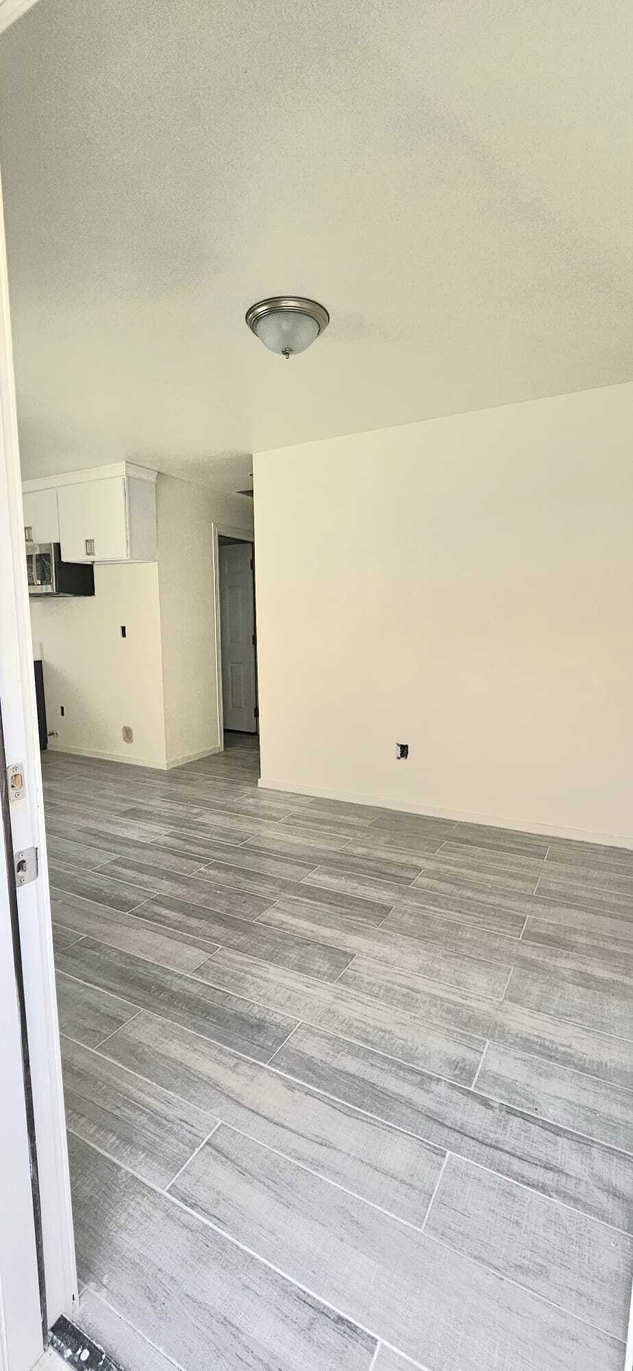 Building Photo - 25400 Sand Creek Trl