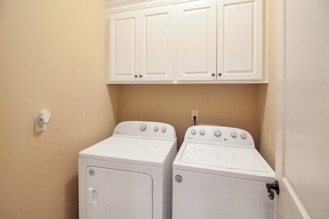 Building Photo - 165 Harvey Cir