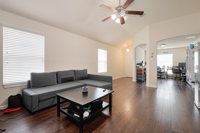 Building Photo - 3327 Bluebird Park Ln