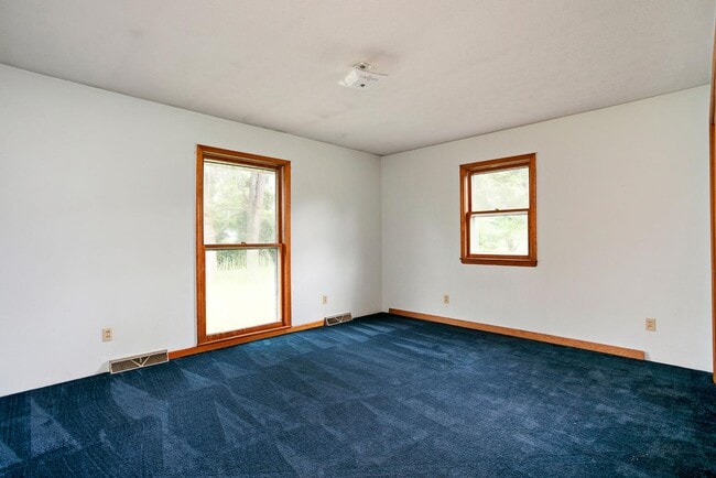 Building Photo - 554 Cox Ln