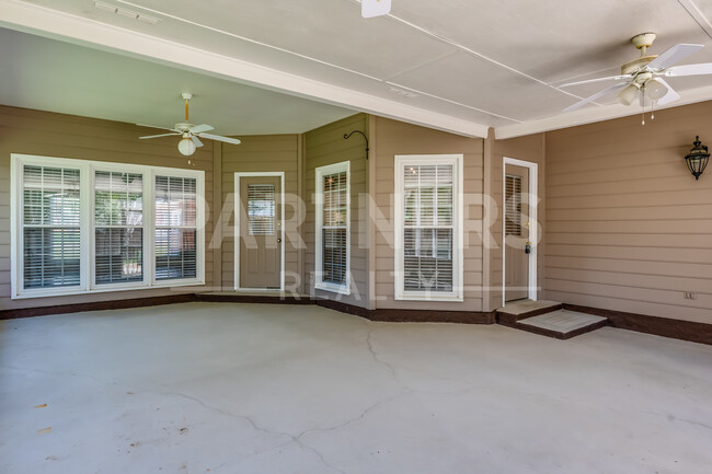 Building Photo - 8536 Plantation Ridge Rd