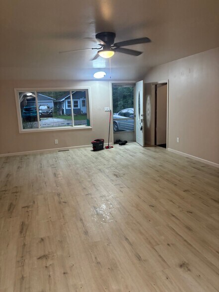 Building Photo - 4008 Cardinal Ln