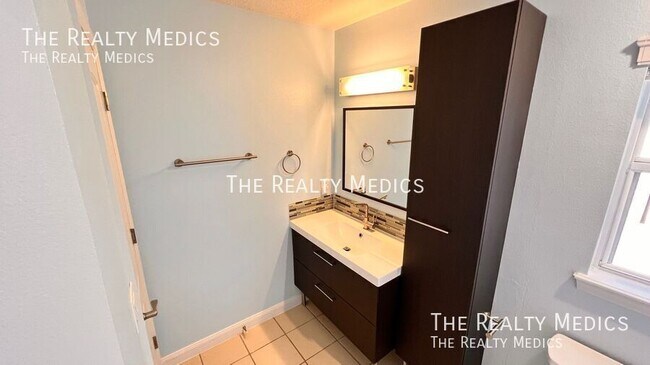 Building Photo - 3977 Journey Ct