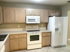 Building Photo - 2069 Discovery Cir W