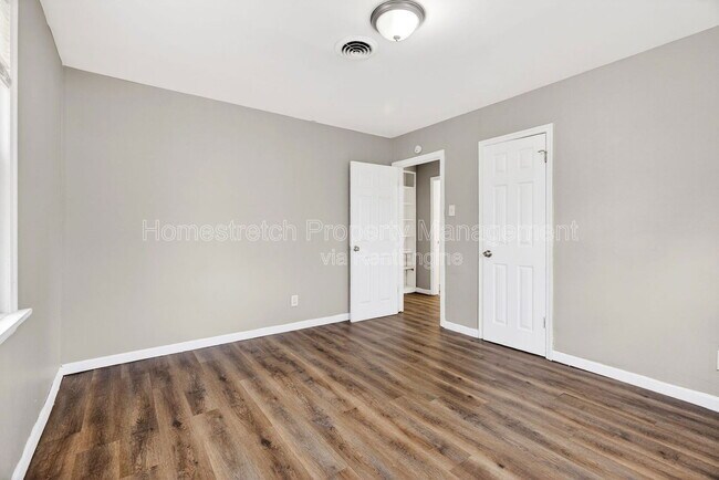 Building Photo - 10261 Imperial Dr