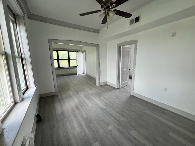 Building Photo - 1840 S Avers Ave