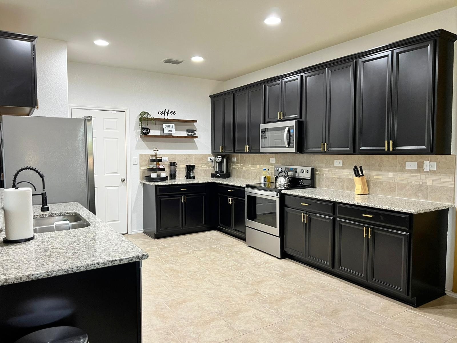 Building Photo - 9618 Silver Mist Way