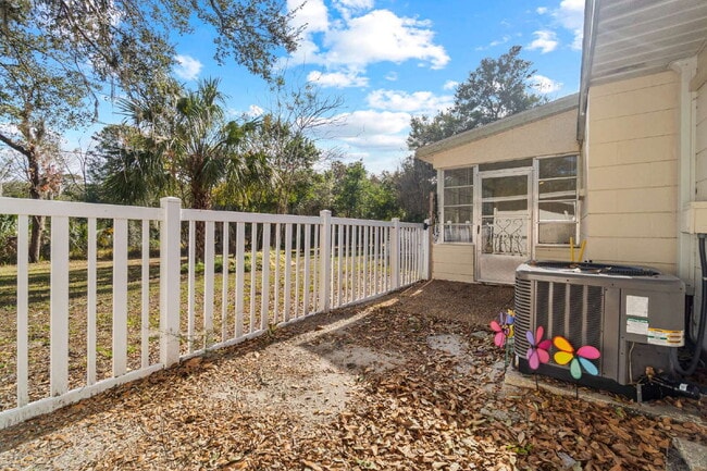 Building Photo - 2BR 2BA Villa Available Now On Top of the Word!