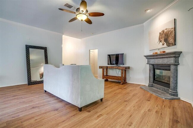 Building Photo - 750 Shady Tree Ct