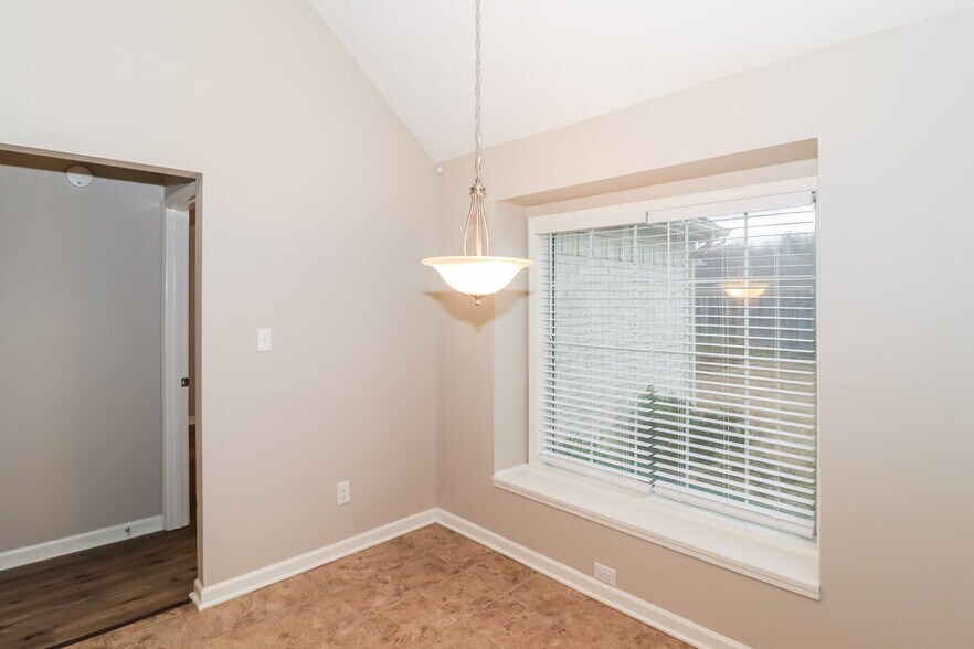 Building Photo - 1531 Carlton Ridge Dr