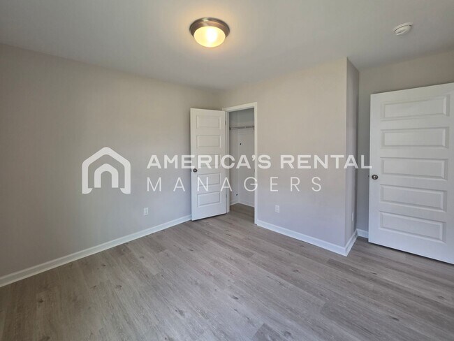 Building Photo - 10303 Bramlett Way