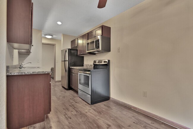 Building Photo - 6001 E Viking Blvd