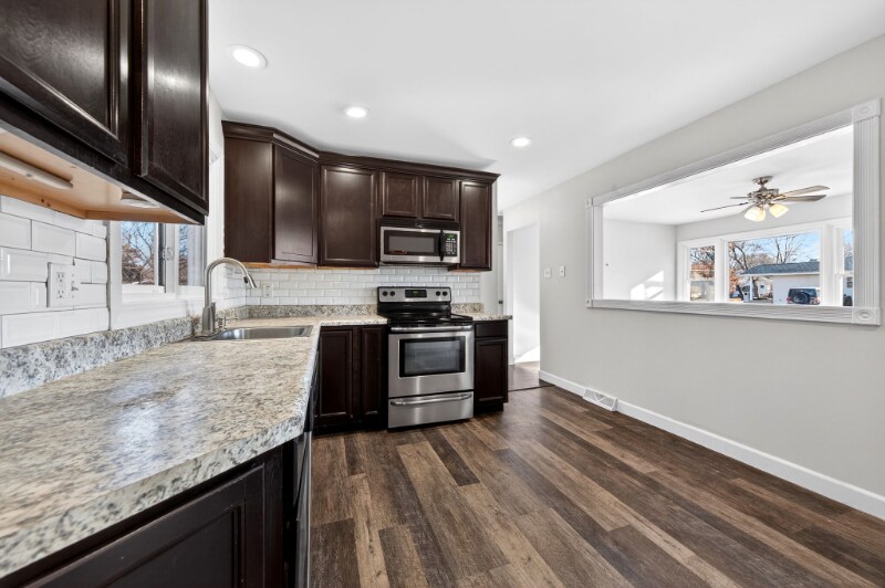 Building Photo - 865 Boone St