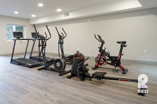 Building Photo - 7040 Woodman Ave