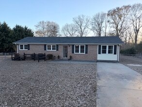 Building Photo - 217 Ridgecrest Way