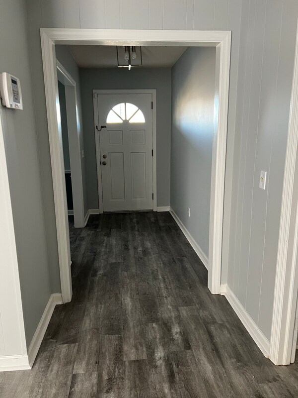 Building Photo - 639 N College Rd