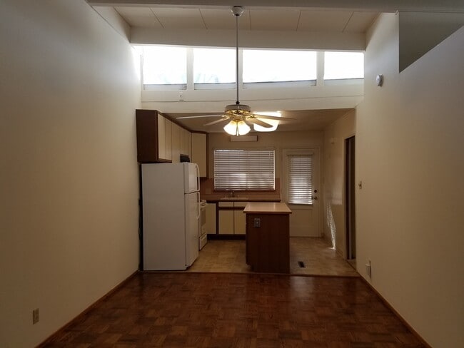 Building Photo - M/I Bonus! Nice Townhouse in Gated Complex...